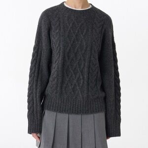 MUSINSA STANDARD WOMAN
Women's Soft Aran Cable Knit